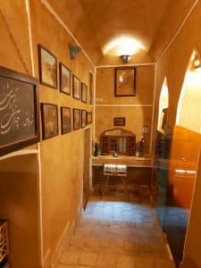 اقامتگاه سنتی "شعر باف" اتاق پنج دری رز