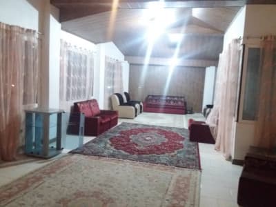 اقامتگاه ۵‌خوابه با استخر چهارفصل جنگلی نوشهر