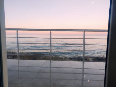 ویلای ساحلی سه خوابه با چشم اندازی زیبا از دریا