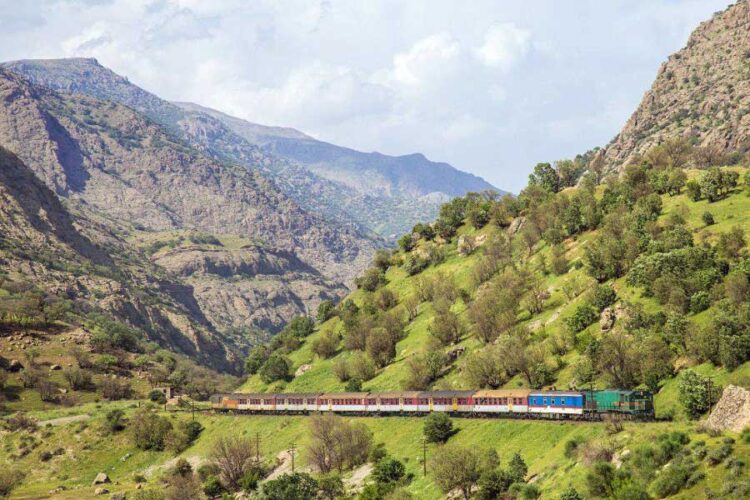 خط راه آهن در استان لرستان