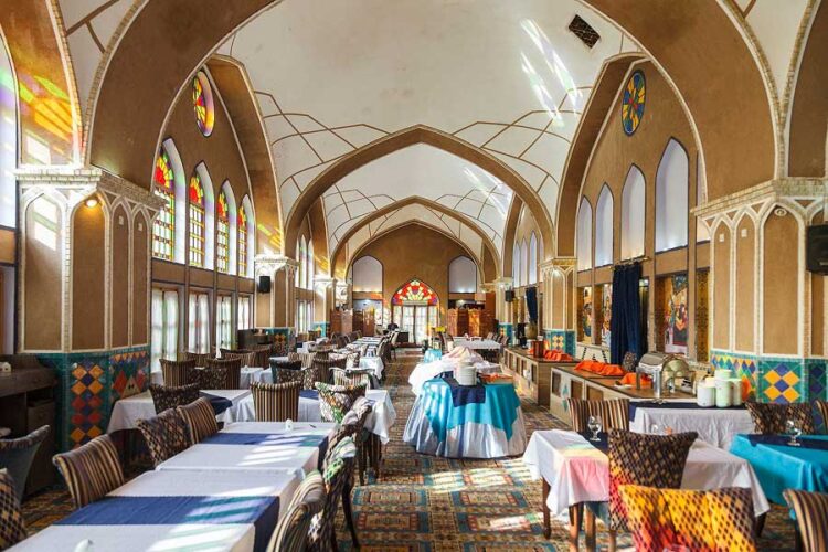 رستوران مشیر الممالک معروف یزد
