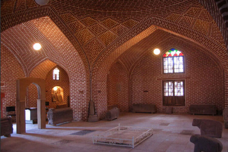 مقبره آقالار (موزه سنگ‌قبر مراغه)